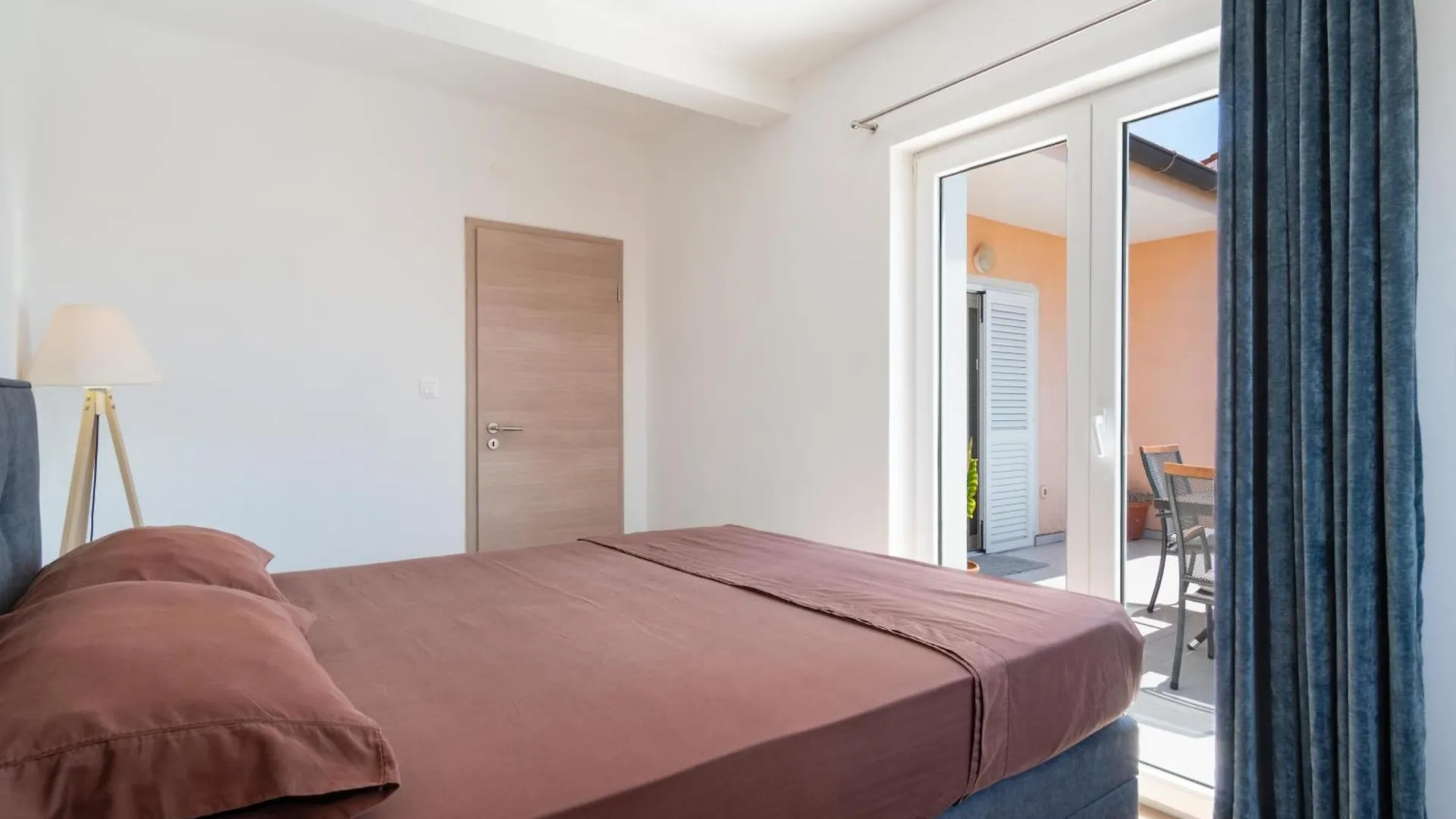 Summer In Mandre Apartment