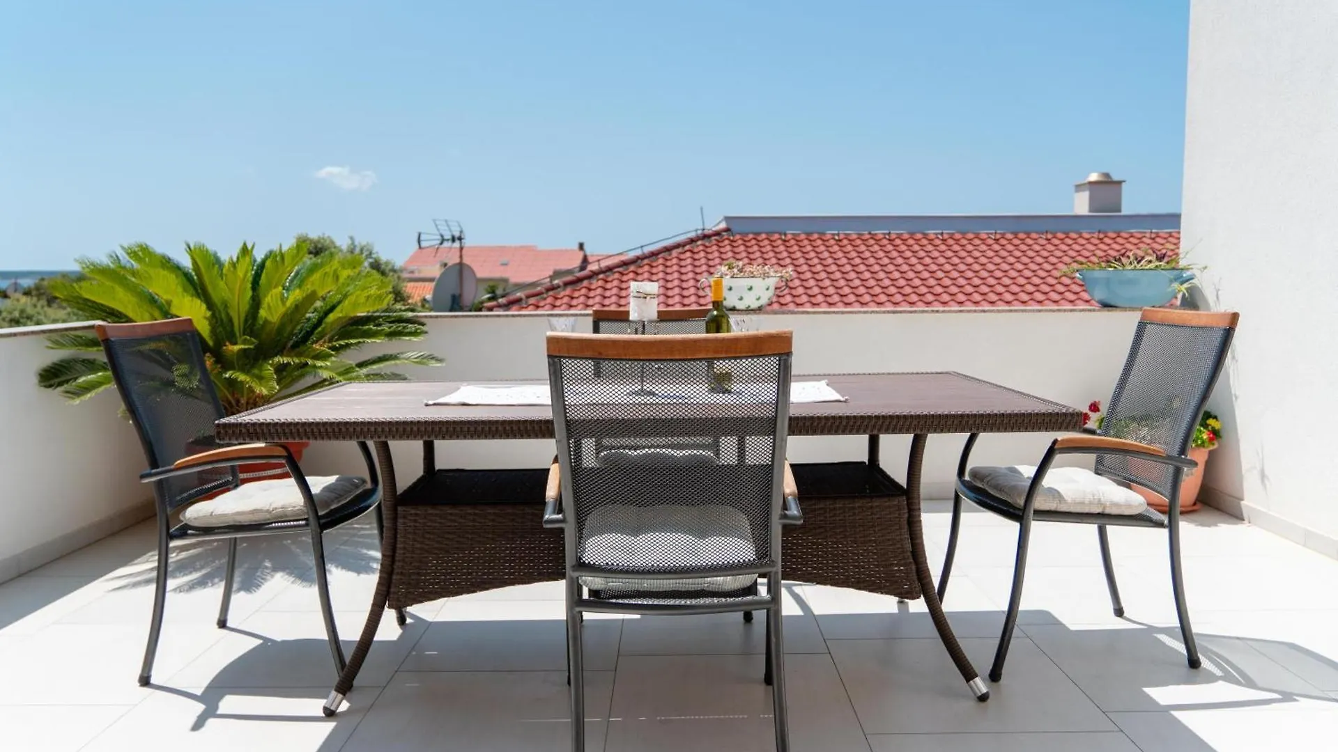 Summer In Mandre Apartment